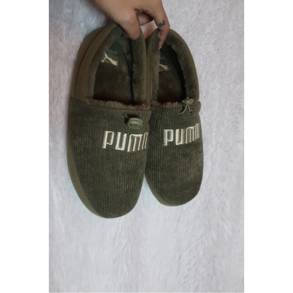 3 DIFFERENT PUMA SLIPPER COLORS ❤️👽💚 - Picture 7 of 9